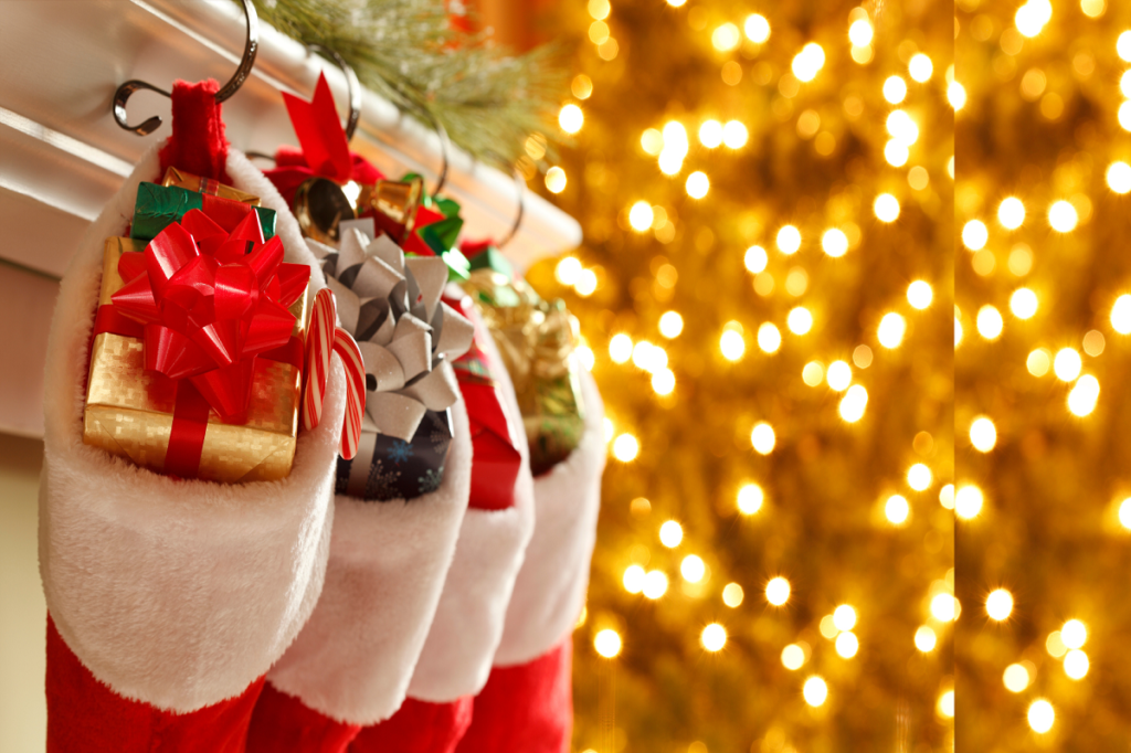 Ivory Minimal Moodboard Photo Collage Desktop Wallpaper (3) Athlone